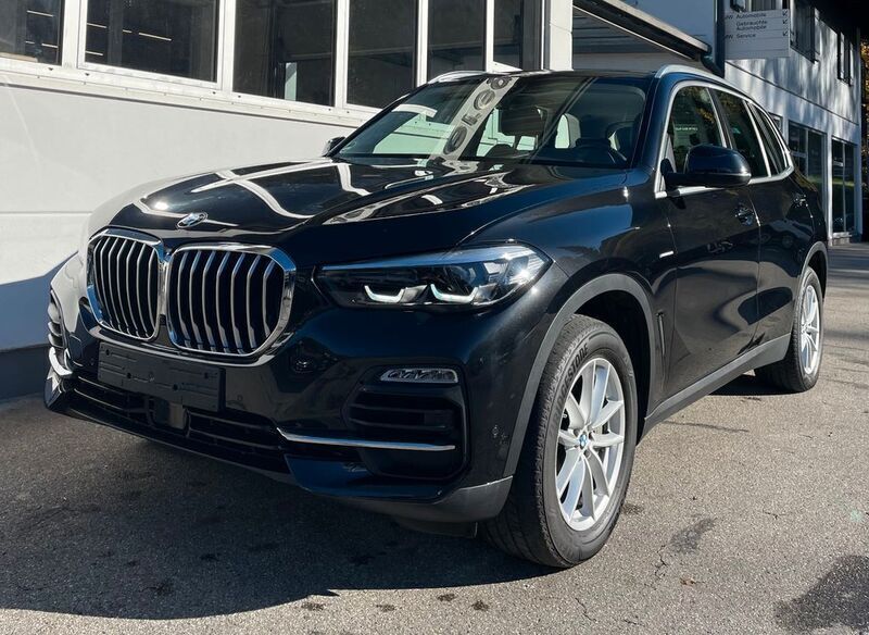 Gebraucht BMW X5 Sport Line 265 PS (194 kW) 2020 Black sapphire metallic SUV