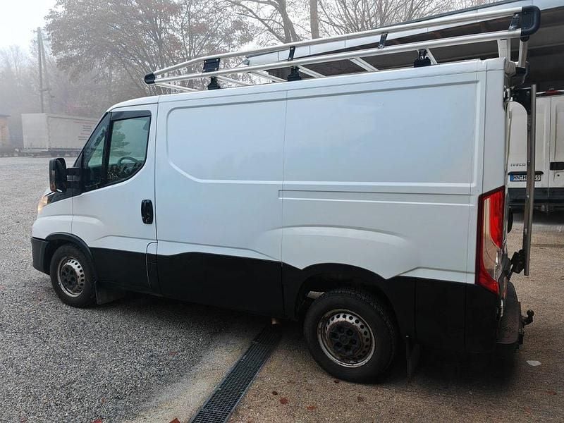 Gebraucht Iveco Daily 136 PS (100 kW) 2019 Weiß Van / Kleinbus