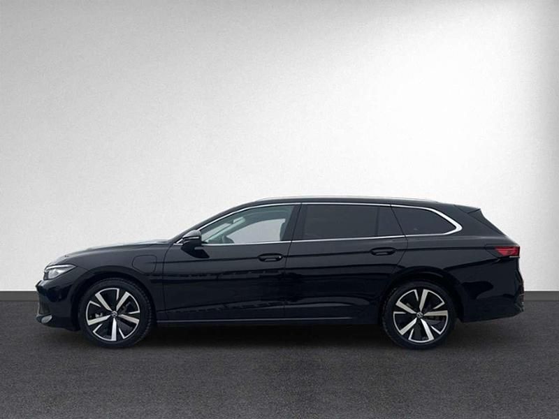 Gebraucht VW Passat Business 150 PS (110 kW) 2024 Grenadillschwarz metallic Kombi