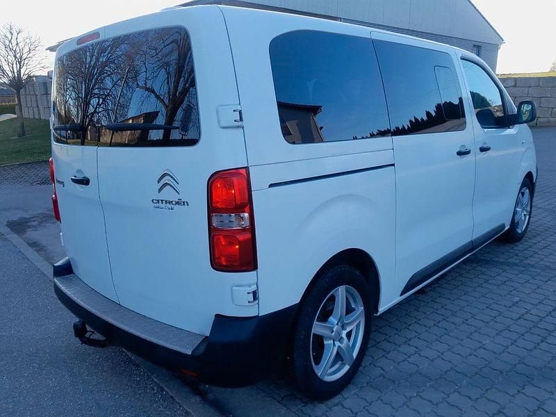 Second-hand Citroën Jumpy 120 CP (88 kW) 2019 Alb Monovolum