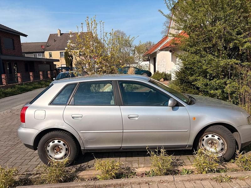 Usata Audi A3 101 CV (74 kW) 1999 Argento Utilitaria