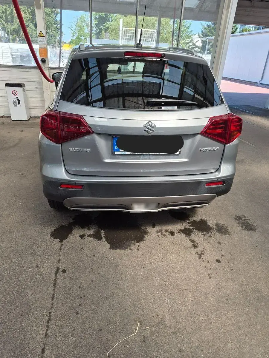 Gebraucht Suzuki Vitara Comfort 129 PS (94 kW) 2020 Grau SUV