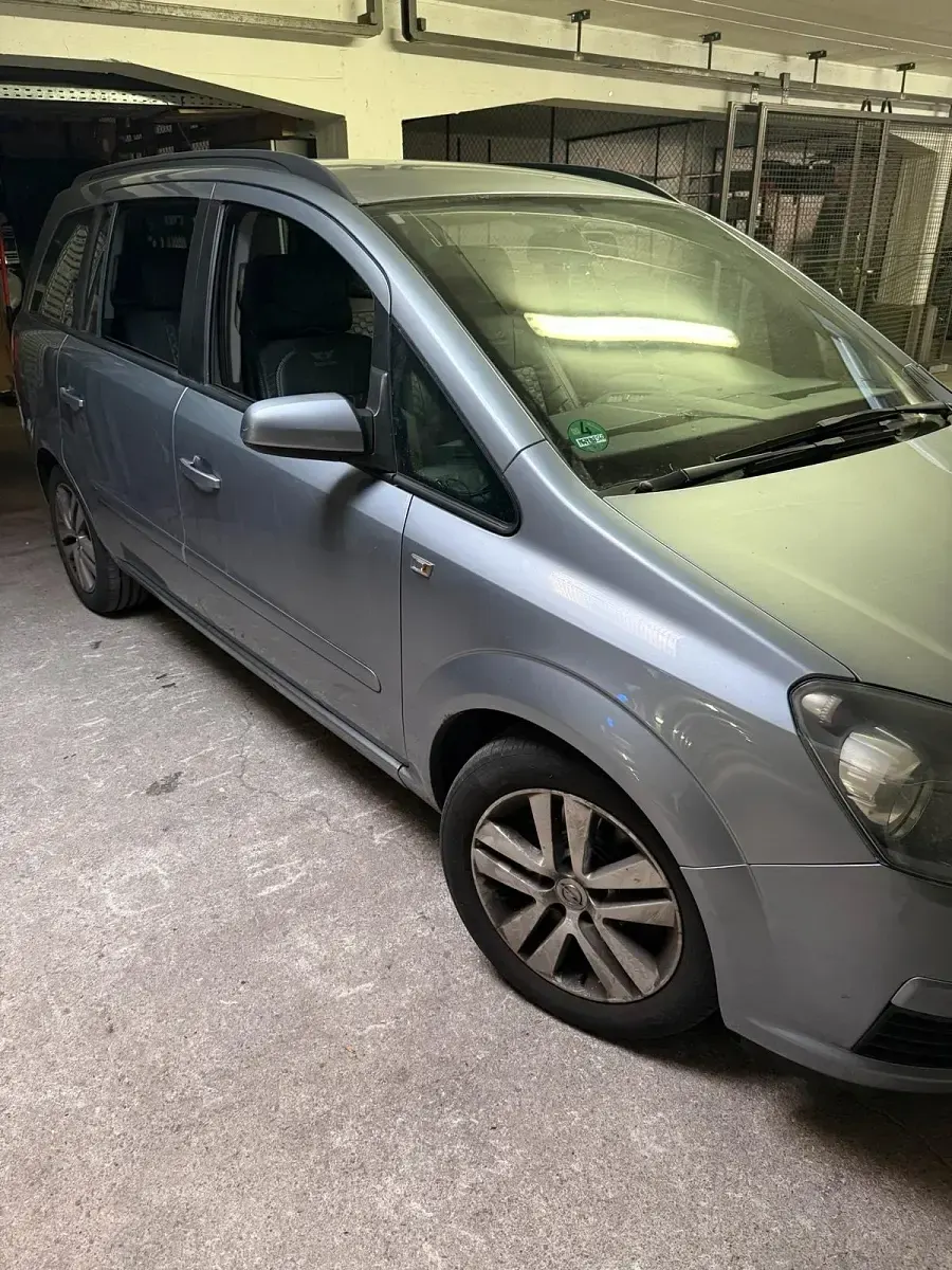 Gebraucht Opel Zafira 150 PS (110 kW) 2006 Silber Van / Kleinbus