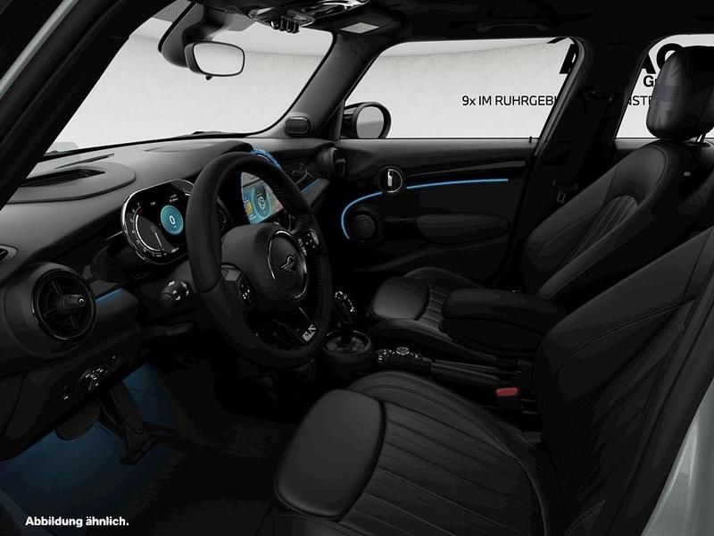 Gebraucht Mini Cooper 136 PS (100 kW) 2022 White silver metallic Kleinwagen