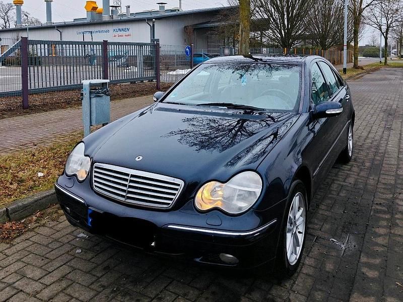Gebraucht Mercedes C240 170 PS (125 kW) 2000 Blau Limousine
