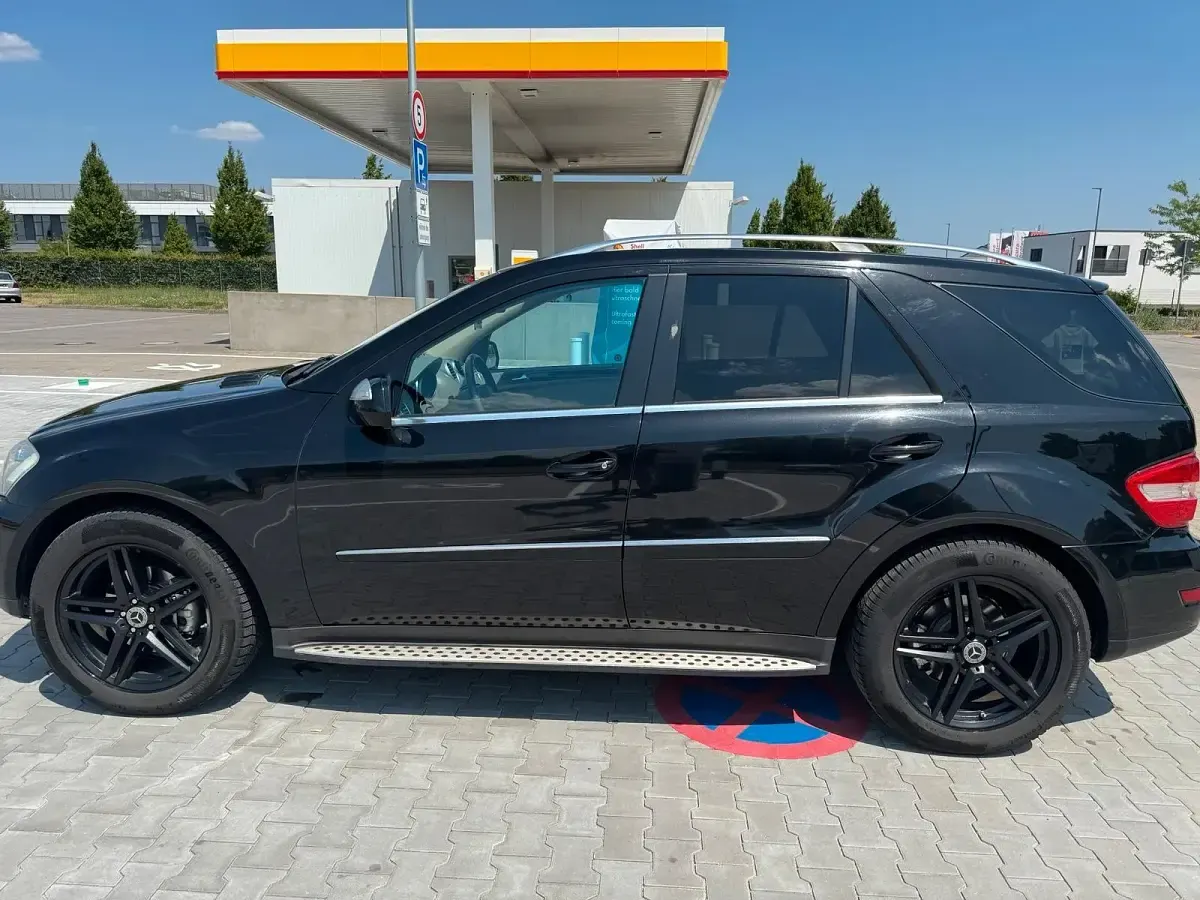 Gebraucht Mercedes ML350 231 PS (169 kW) 2011 Schwarz SUV