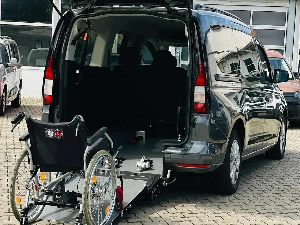 Gebraucht VW Caddy Maxi Life 114 PS (83 kW) 2022 Grau Van / Kleinbus