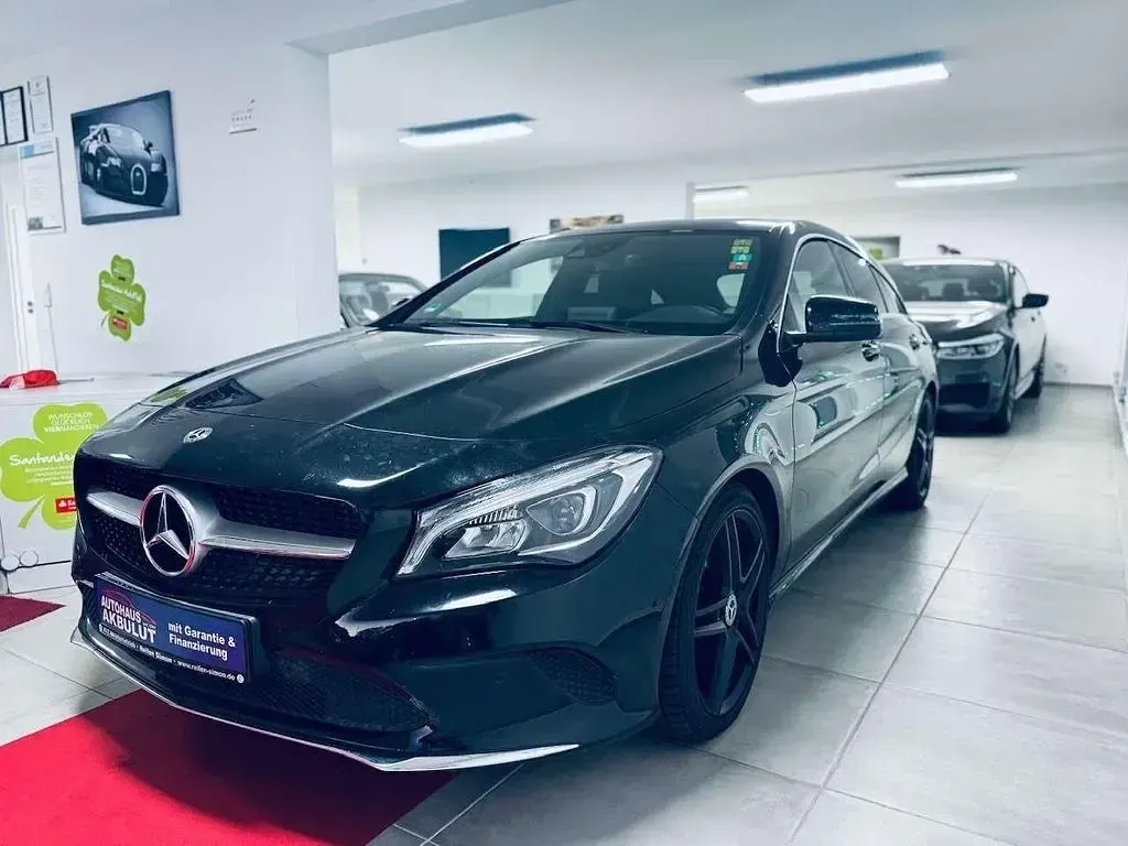 Gebraucht Mercedes CLA200 156 PS (114 kW) 2018 Schwarz Coupé