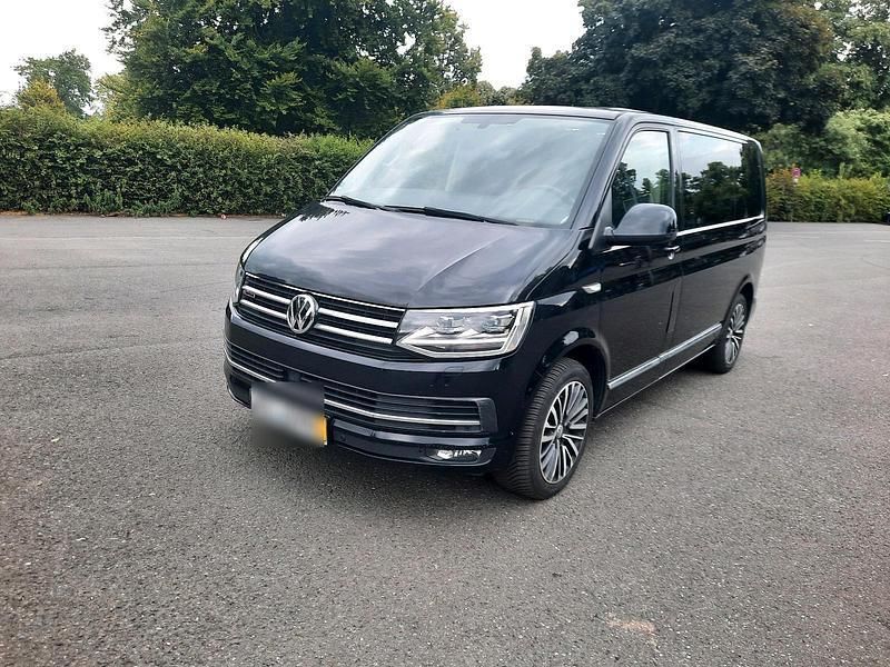 Schwarz Gebraucht 2017 VW T6 Van | 28.500 € - Bild 1/4