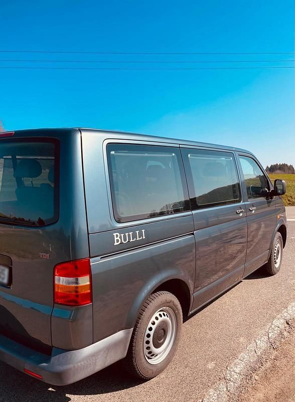 Gebraucht VW T5 130 PS (95 kW) 2008 Grau Van