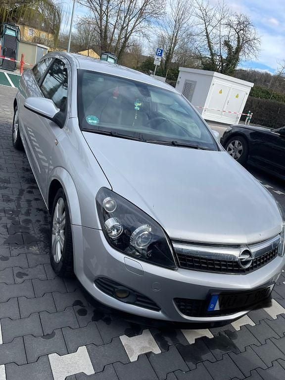 Gebraucht Opel Astra 116 PS (85 kW) 2009 Silber Kleinwagen