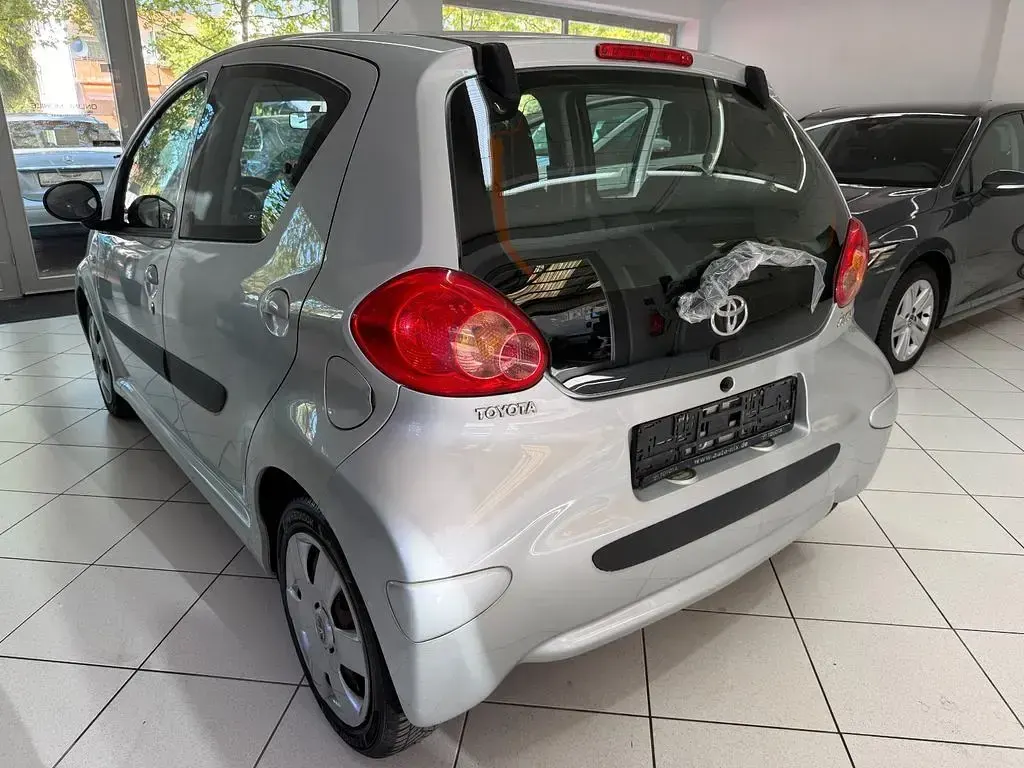 Gebraucht Toyota Aygo City 68 PS (50 kW) 2007 Silber Kleinwagen