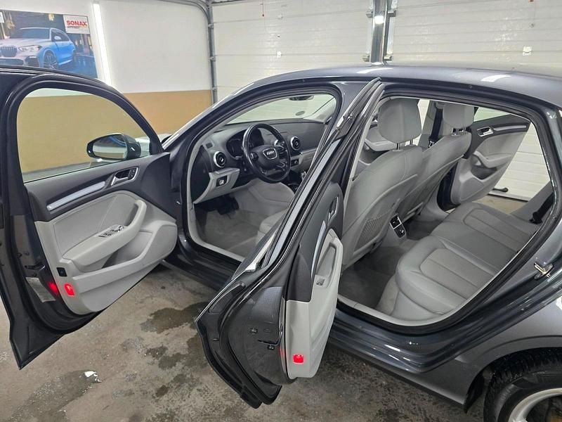 Gebraucht Audi A3 110 PS (80 kW) 2015 Grau Limousine