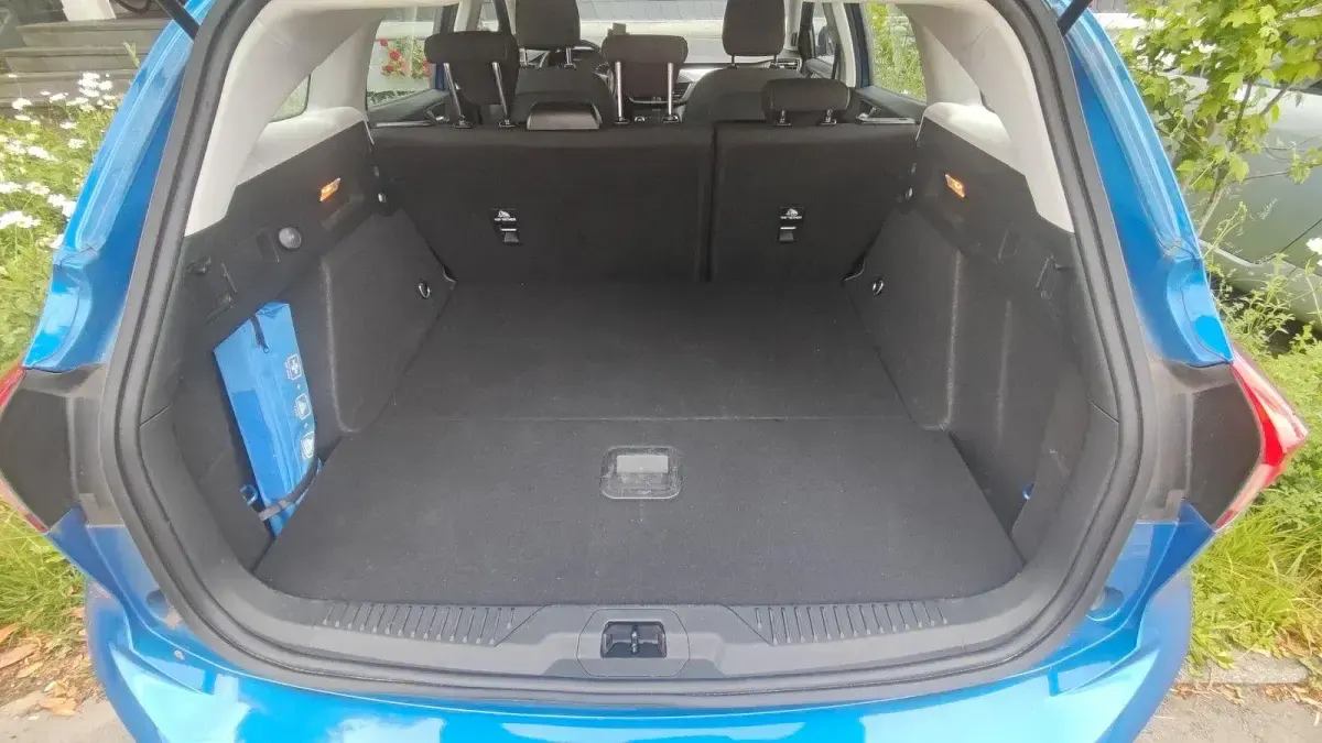 Gebraucht Ford Focus Cool & Connect 125 PS (91 kW) 2021 Blau Limousine