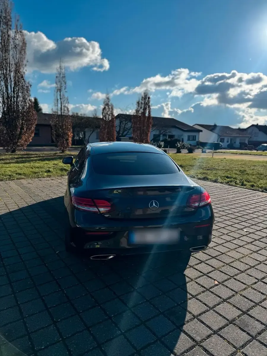 Gebraucht Mercedes C300 272 PS (200 kW) 2021 Grau Coupé