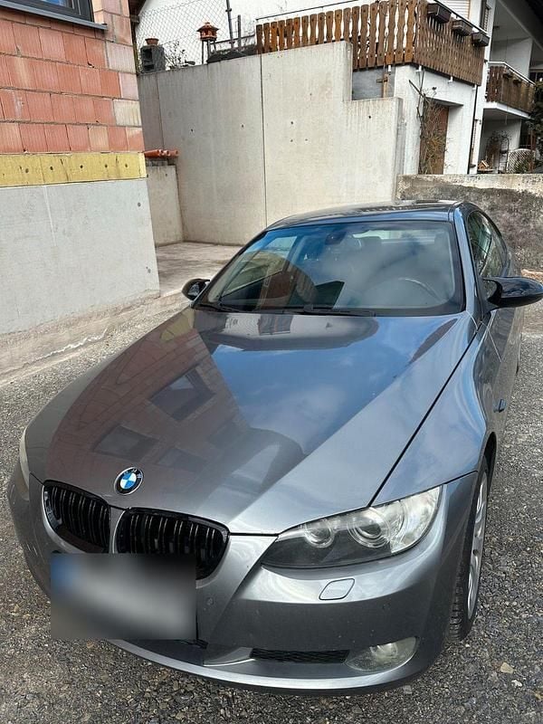 Gebraucht BMW 330 272 PS (200 kW) 2007 Grau Coupé