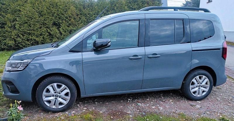 Grau Gebraucht 2022 Renault Kangoo Intens Van / Kleinbus | 20.800 € (Guter Preis) - Bild 1/4
