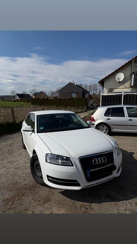 Gebraucht Audi A3 124 PS (91 kW) 2011 Weiß Kleinwagen