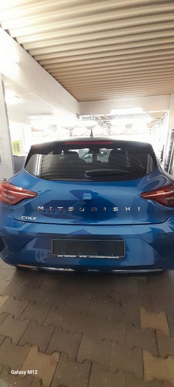 Neu Mitsubishi Colt Select 91 PS (66 kW) 2025 Blau Limousine