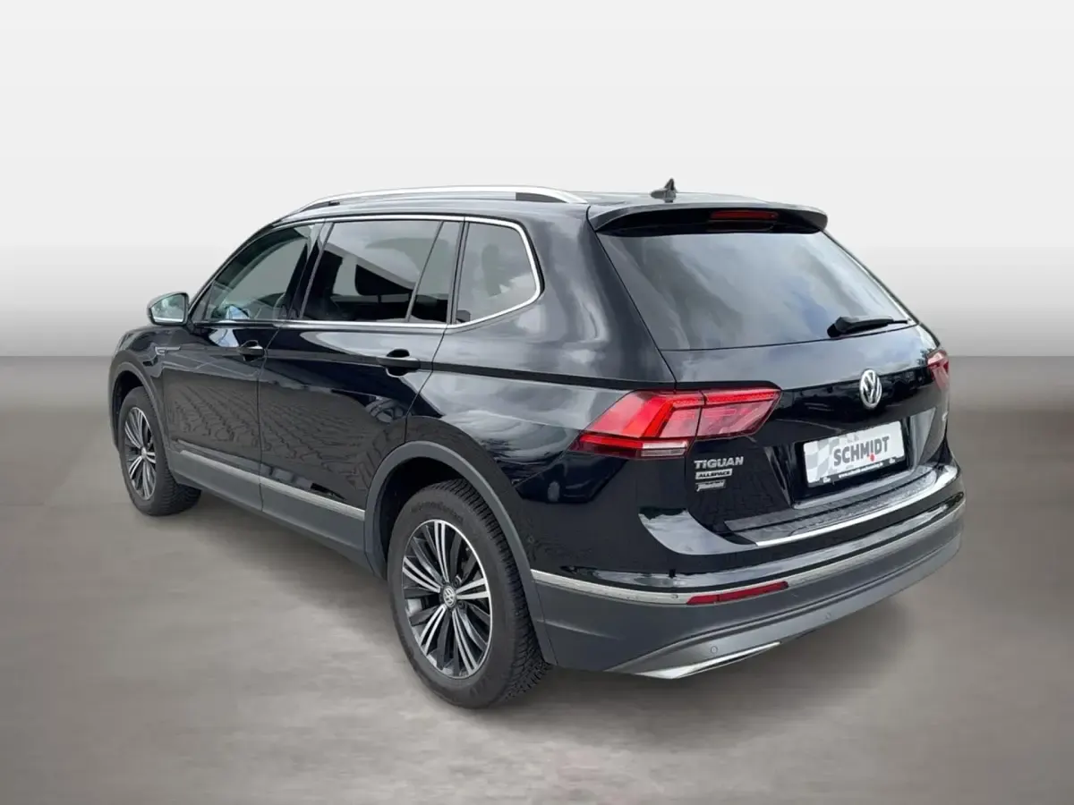 Gebraucht VW Tiguan Allspace Highline 150 PS (110 kW) 2021 Schwarz SUV