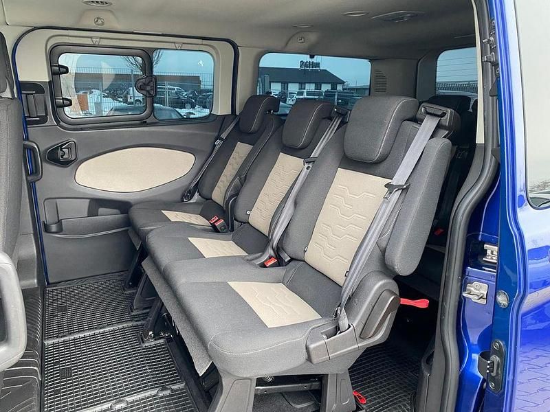 Gebraucht Ford Tourneo 170 PS (125 kW) 2016 Blau Van / Kleinbus