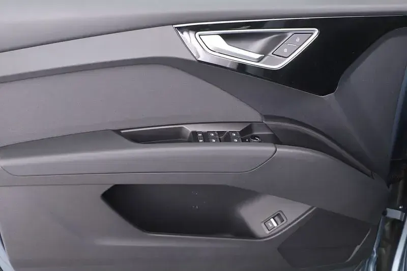 Gebraucht Audi Q4 e-tron 210 kW (286 PS) 2025 Blau SUV
