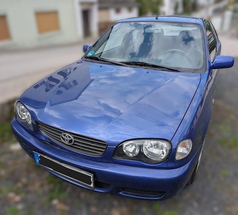 Gebraucht Toyota Corolla 97 PS (71 kW) 2001 Blau Limousine