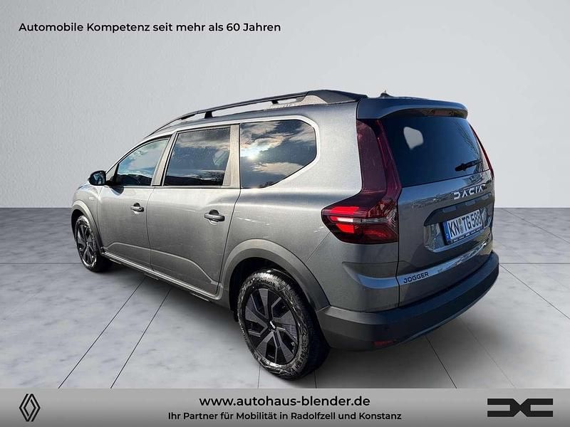 Gebraucht Dacia Jogger Expression 91 PS (66 kW) 2024 Dolomitgrau Van / Kleinbus