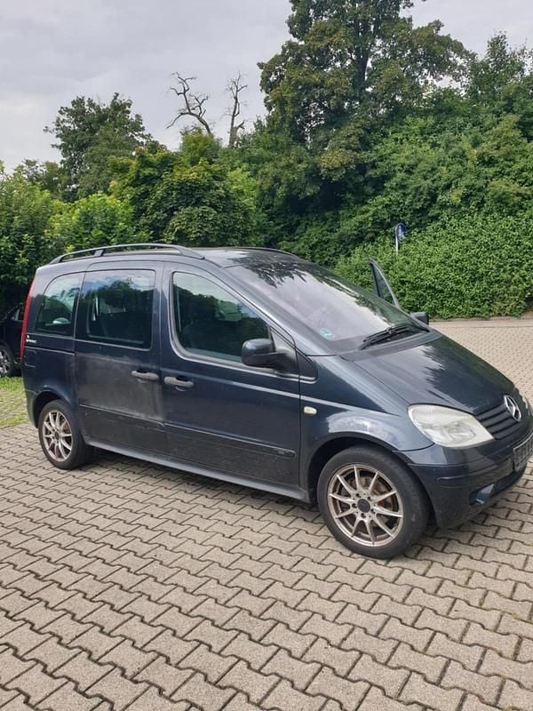 Schwarz Gebraucht 2003 Mercedes Vito Van / Kleinbus | 2.000 € - Bild 1/4