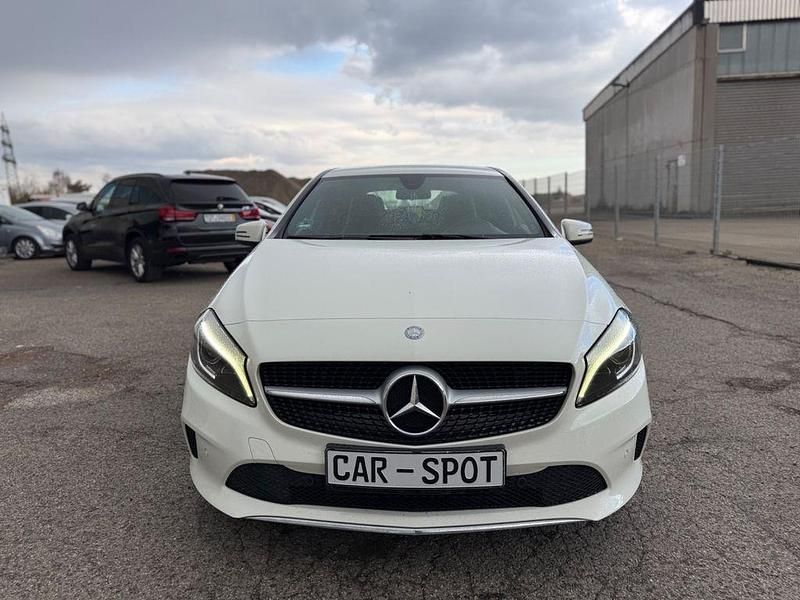 Gebraucht Mercedes A160 102 PS (75 kW) 2016 Weiß Limousine