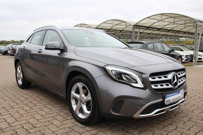 Gebraucht Mercedes GLA180 Urban 122 PS (89 kW) 2019 Grau SUV