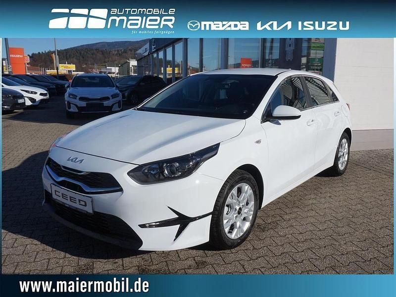 Gebraucht Kia Ceed Vision 140 PS (102 kW) 2024 Weiß Kleinwagen
