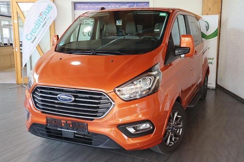 Orange Gebraucht 2021 Ford Tourneo Titanium Van / Kleinbus | 32.990 € (Fairer Preis) - Bild 1/4