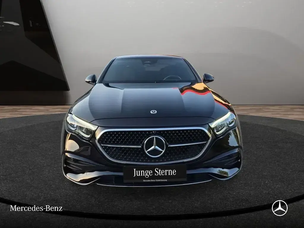 Gebraucht Mercedes E300 Advanced 204 PS (150 kW) 2025 Schwarz Limousine