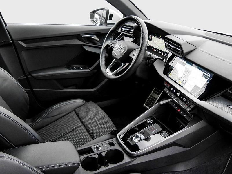 Gebraucht Audi A3 Sport 116 PS (85 kW) 2022 Weiss Limousine