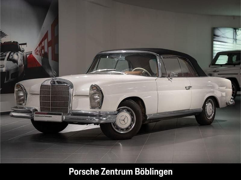 Weiß Gebraucht 1965 Mercedes W111 SE Cabrio | 119.000 € - Bild 1/4