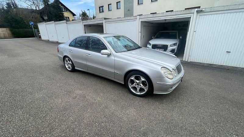Gebraucht Mercedes E270 Avantgarde 177 PS (130 kW) 2003 Silber Limousine