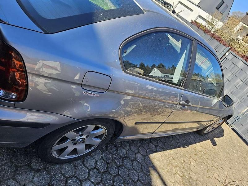 Gebraucht BMW 318 143 PS (105 kW) 2004 Silber Limousine