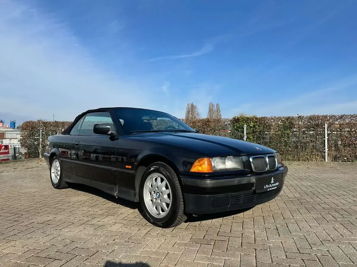 Gebraucht BMW 318 116 PS (85 kW) 1999 Cosmosschwarz metallic Cabrio