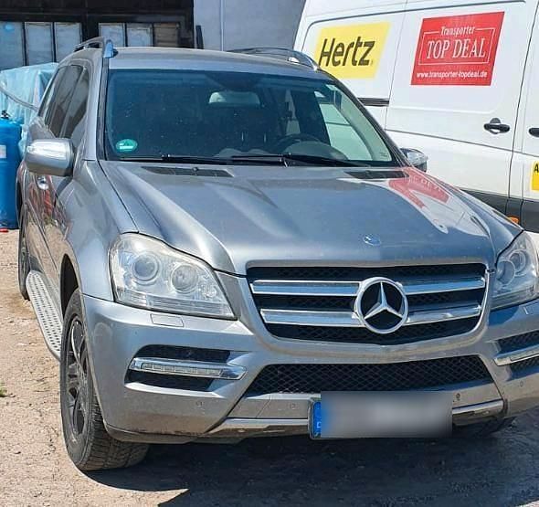 Grau Gebraucht 2010 Mercedes 320 SUV | 8.000 € - Bild 1/4