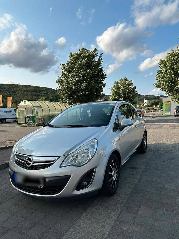Grau Gebraucht 2011 Opel Corsa S Kleinwagen | 1.800 € (Guter Preis) - Bild 1/4
