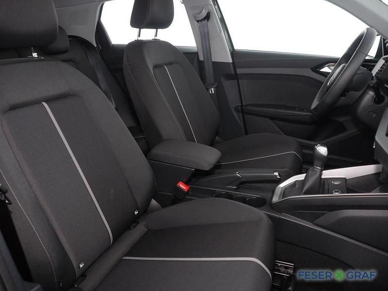 Gebraucht Audi A1 Sportback Comfort 95 PS (69 kW) 2025 Distriktgrün metallic mythosschwarz meta llic Kleinwagen