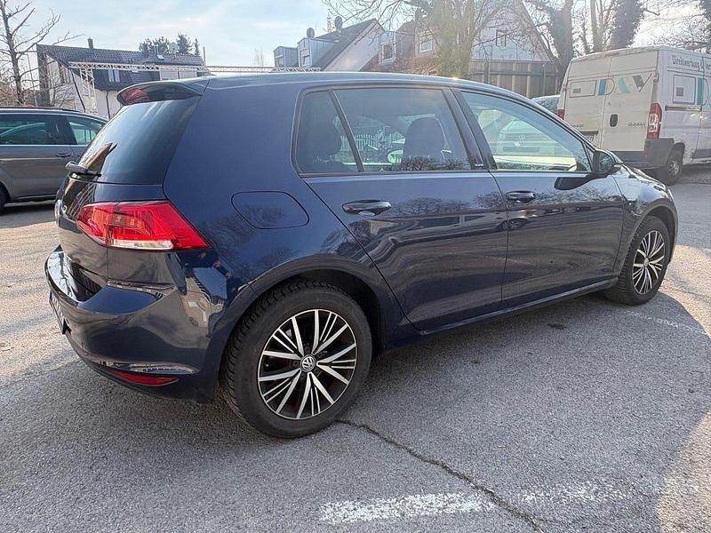 Gebraucht VW Golf VII 110 PS (80 kW) 2016 Blau Kleinwagen