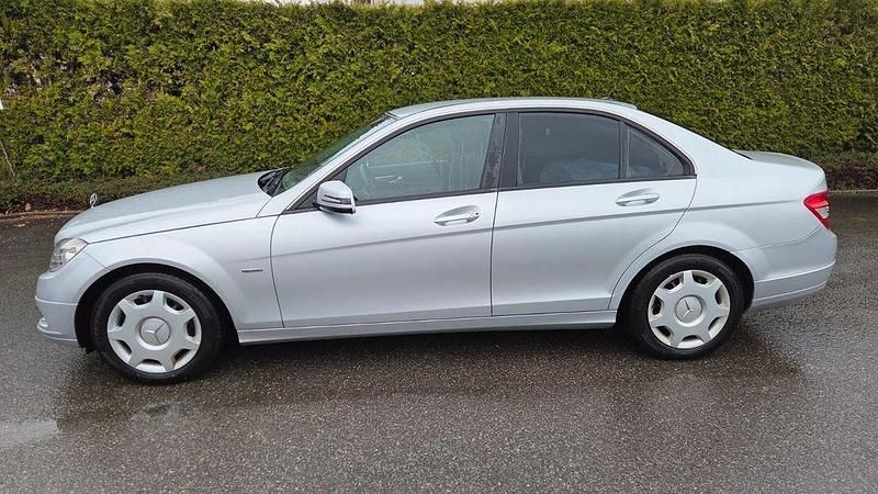 Gebraucht Mercedes C180 156 PS (114 kW) 2010 Silber Limousine