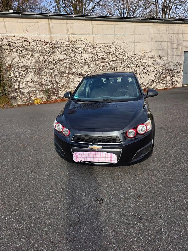 Gebraucht Chevrolet Aveo 101 PS (74 kW) 2011 Schwarz Kleinwagen