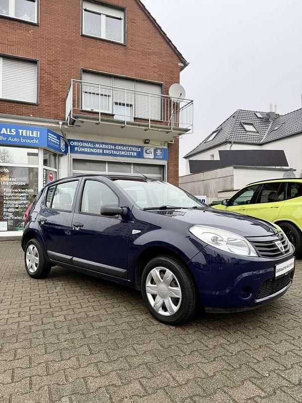 Gebraucht Dacia Sandero Basis 75 PS (55 kW) 2012 Blau Kleinwagen