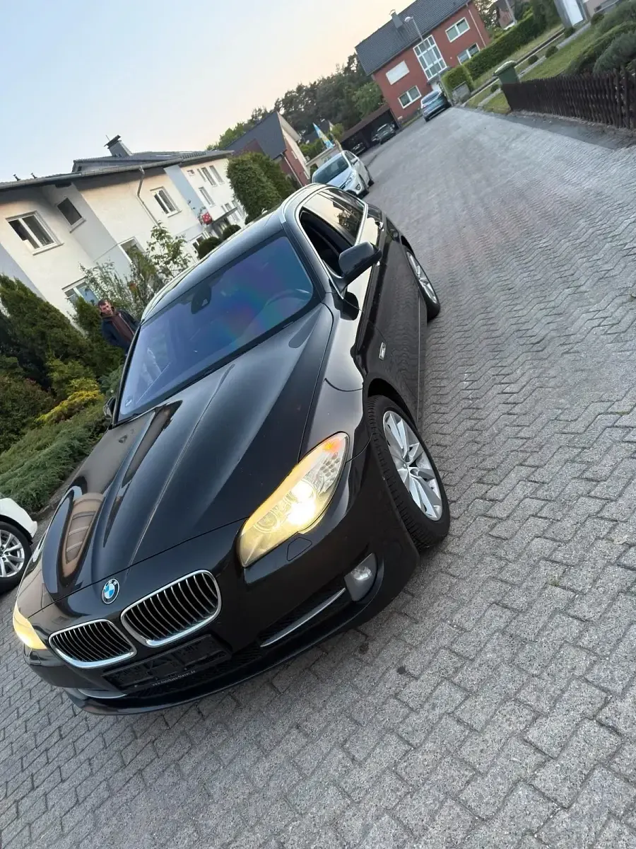 Gebraucht BMW 530 245 PS (180 kW) 2011 Schwarz Kombi