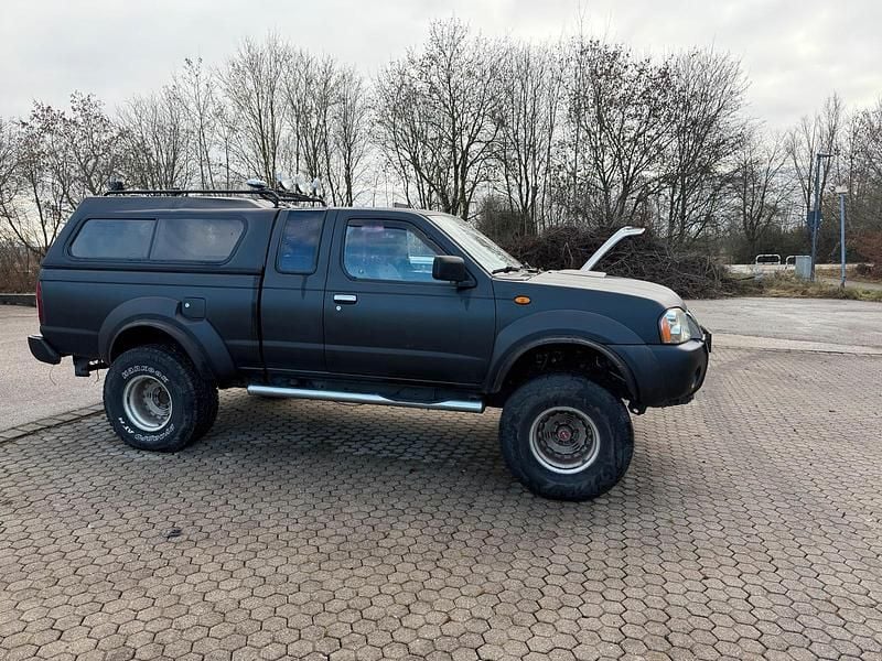 Gebraucht Nissan Navara 133 PS (97 kW) 2002 Schwarz Pickup