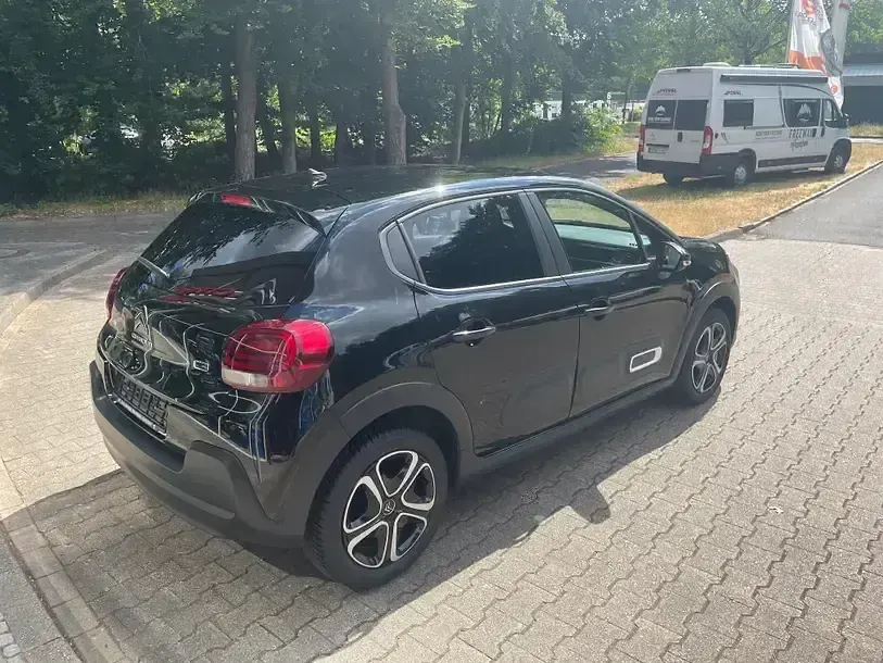 Gebraucht Citroën C3 Feel 82 PS (60 kW) 2022 Lackierung schwarz perla nera/ Kleinwagen