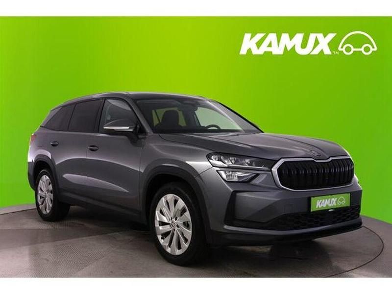 Graphitegrau metallic Gebraucht 2024 Skoda Kodiaq Selection SUV | 37.350 € (Guter Preis) - Bild 1/3